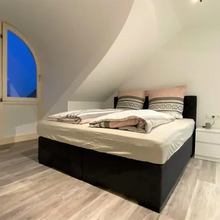 Apartment Fancy, Ep Tickets über Uns Erhältlich