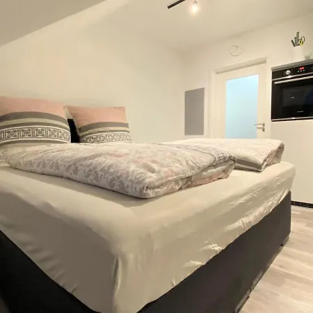 Apartment Fancy, Ep Tickets über Uns Erhältlich *