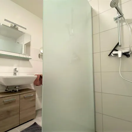 Apartment Fancy, Ep Tickets über Uns Erhältlich *